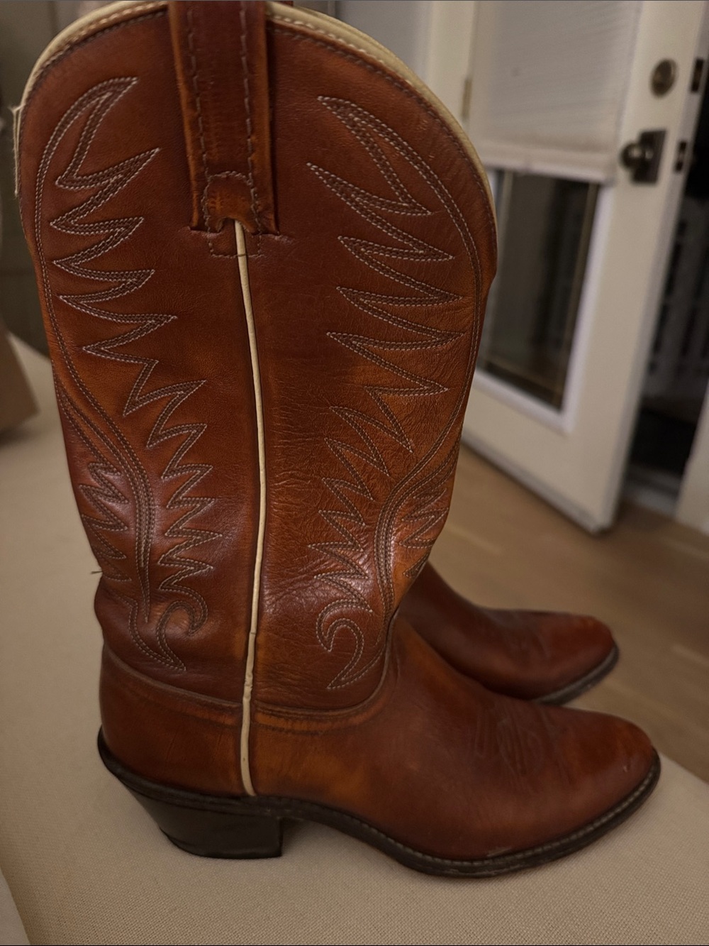 Vintage Classic Brown Leather Western cowboy Boots - cognac